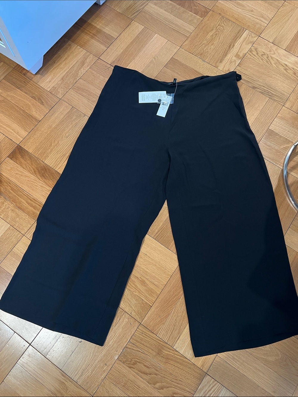 Eileen Fisher Black Wide-Leg Crop Pants in silk georgette crepe